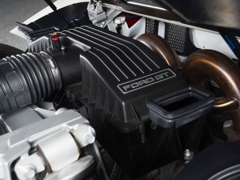 Used 2006 Ford GT RWD image 39