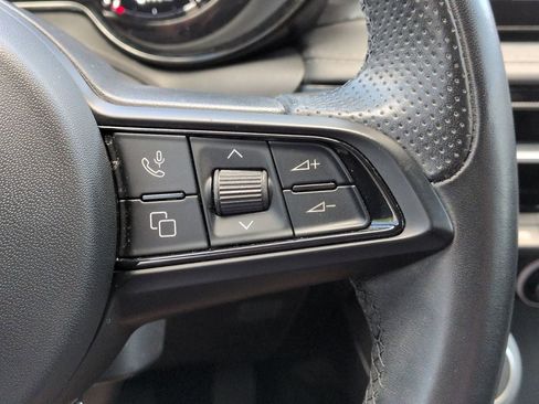 Used 2024 Alfa Romeo Tonale Ti w/ Premium Interior Package image 13