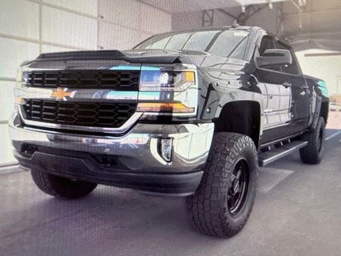Used 2017 Chevrolet Silverado 1500 LT w/ True North Edition AWD/4WD image 4