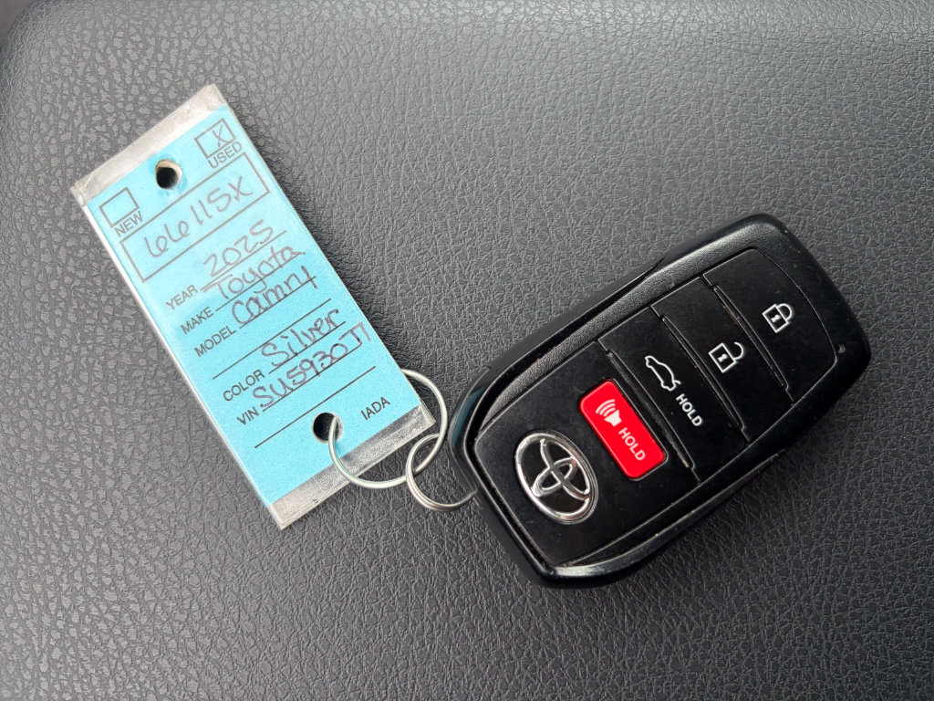 Used 2025 Toyota Camry LE FWD image 32