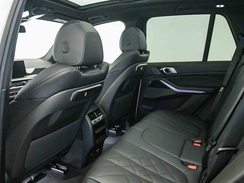 Used 2026 BMW X5 sDrive40i w/ M Sport Package image 21