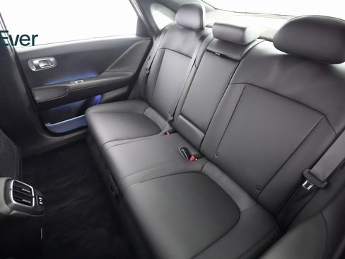 Used 2024 Hyundai Ioniq 6 Limited image 10