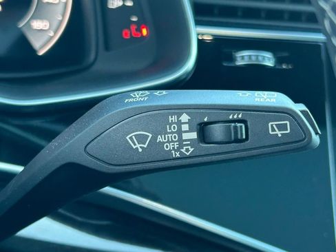 Used 2025 Audi Q7 3.0T Premium w/ Convenience Package image 28