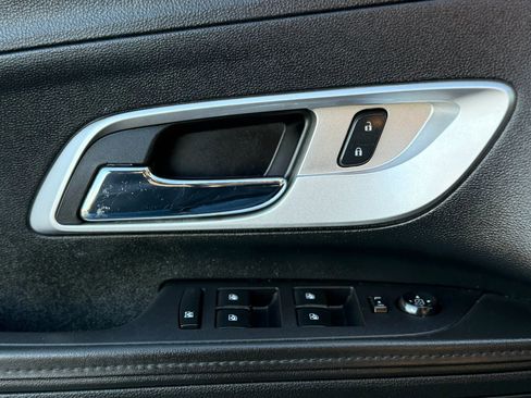 Used 2016 Chevrolet Equinox LT w/ Convenience Package image 21