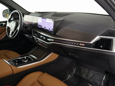 Used 2026 BMW X5 sDrive40i w/ Climate Comfort Package image 9