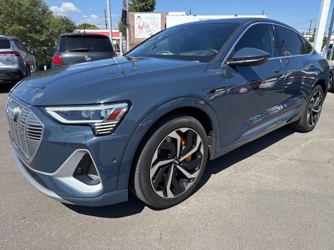 Used 2020 Audi e-tron Prestige w/ Prestige Package image 2