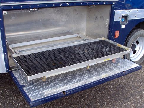 Used 2012 Ford F550 4x4 Regular Cab Super Duty w/ Payload Upgrade Pkg image 14