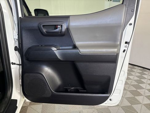 Used 2020 Toyota Tacoma SR image 26