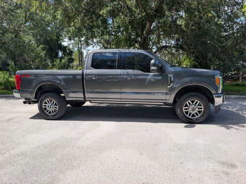 Used 2018 Ford F350 Lariat w/ Lariat Ultimate Package AWD/4WD image 8