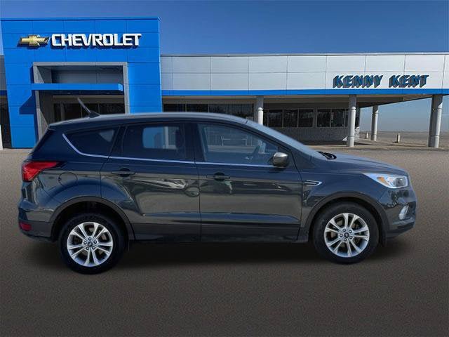 Used 2019 Ford Escape SE FWD image 3