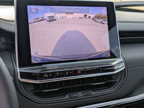 New 2026 Jeep Compass Latitude image 24