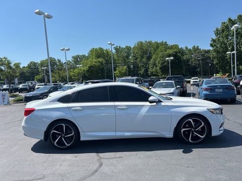Used 2018 Honda Accord Sport image 5