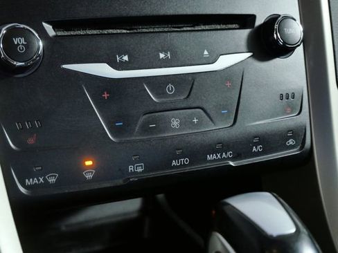 Used 2015 Ford Fusion SE w/ Equipment Group 202A FWD image 21