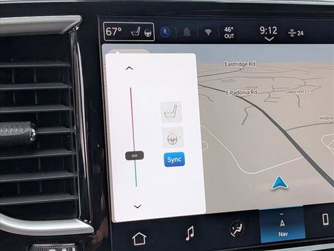 Used 2024 Chrysler Pacifica Select image 16