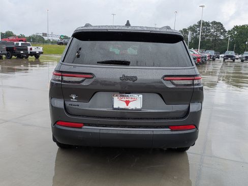 New 2026 Jeep Grand Cherokee L 4WD image 4