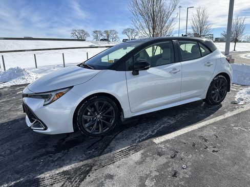 Used 2023 Toyota Corolla XSE image 2