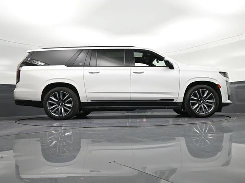 Used 2021 Cadillac Escalade ESV Sport w/ Driver Assist Tech Package RWD image 21