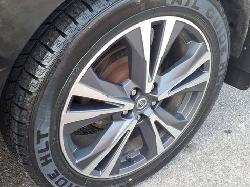 Used 2020 Nissan Pathfinder Platinum AWD/4WD image 14