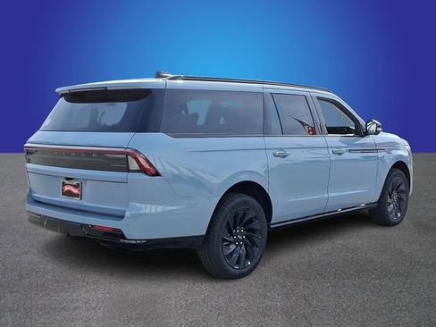 New 2026 Lincoln Navigator L Reserve image 3