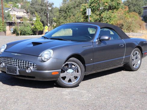 Used 2003 Ford Thunderbird image 34