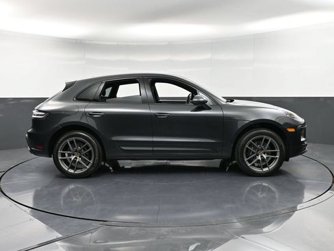 Certified 2026 Porsche Macan AWD/4WD image 9