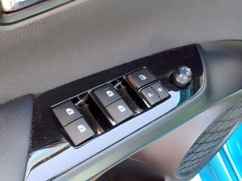 Used 2017 Toyota Prius Prime Advanced FWD image 18