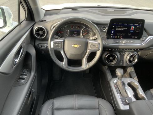 Used 2024 Chevrolet Blazer LT FWD image 27