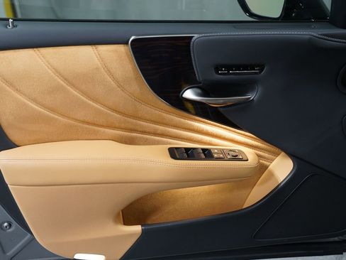 Used 2024 Lexus LS 500 w/ Interior Upgrade Package RWD image 33