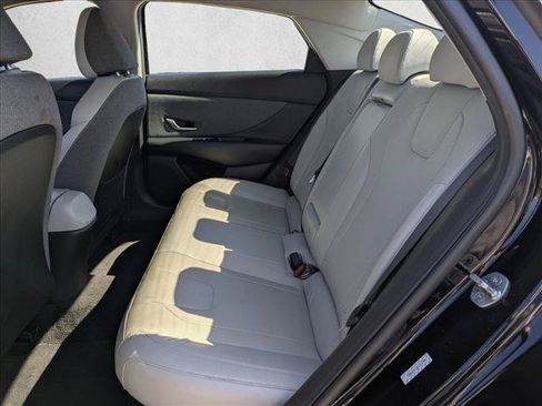 Used 2023 Hyundai Elantra Limited FWD image 19
