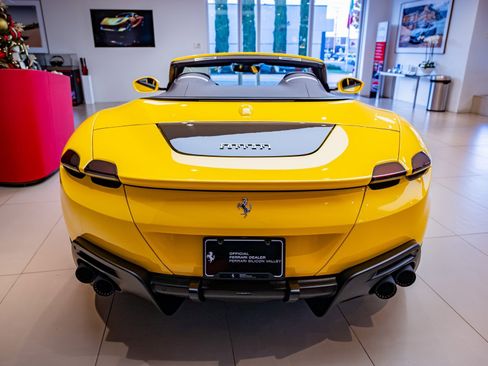 Used 2025 Ferrari Roma Spider image 5