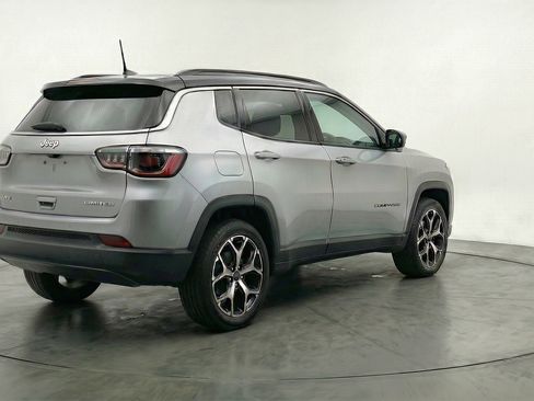 Used 2025 Jeep Compass Limited AWD/4WD image 9