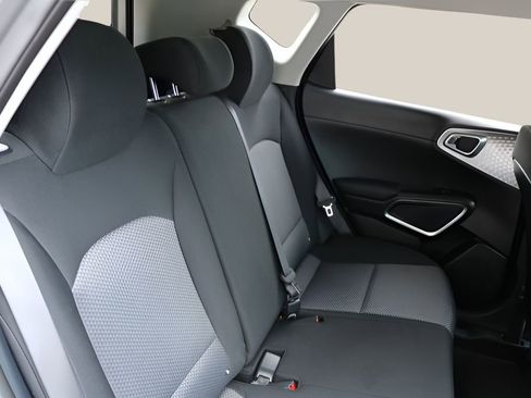 Used 2025 Kia Soul LX w/ LX Technology Package FWD image 18