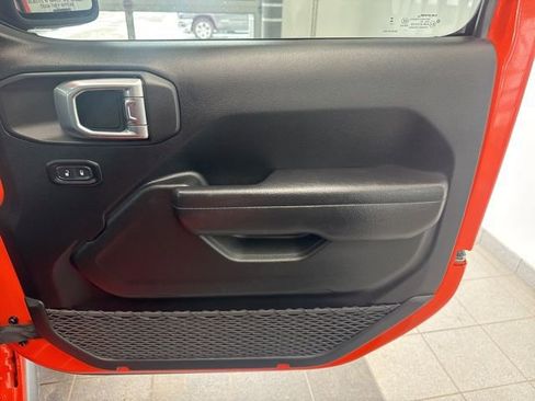 Used 2023 Jeep Wrangler Rubicon w/ Cold Weather Group image 9