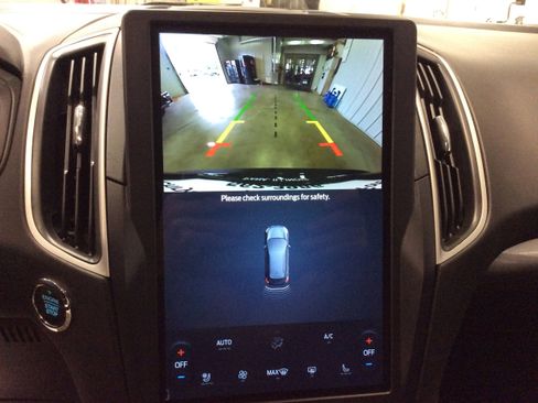 Used 2024 Ford Edge SEL w/ Convenience Package image 29