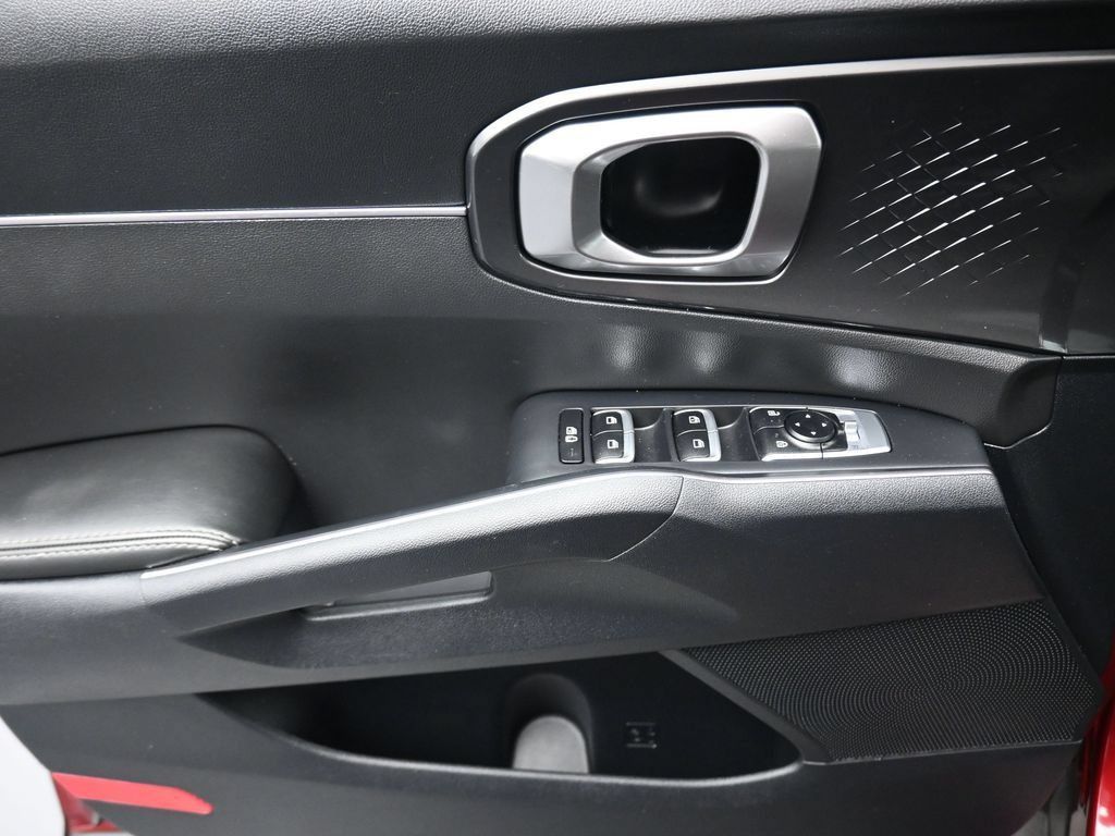 Used 2023 Kia Sorento S FWD image 10