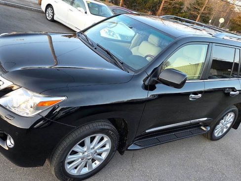 Used 2011 Lexus LX 570 4WD image 4