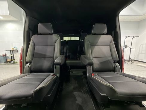 Used 2025 Chevrolet Suburban Premier w/ Sun And Tow Package AWD/4WD image 28
