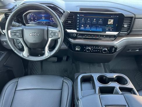 Used 2024 Chevrolet Silverado 1500 LT Trail Boss w/ LPO, Dark Essentials Package AWD/4WD image 3