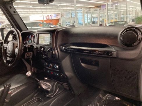 Used 2015 Jeep Wrangler Unlimited Sahara w/ Dual Top Group image 19