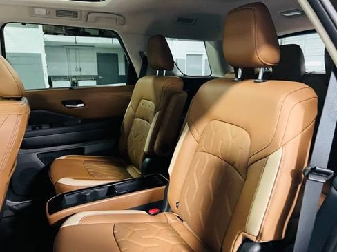 New 2026 Nissan Pathfinder Platinum FWD image 26