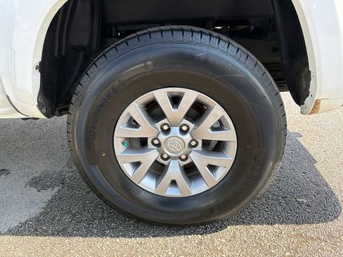 Used 2019 Toyota Tacoma SR5 AWD/4WD image 31