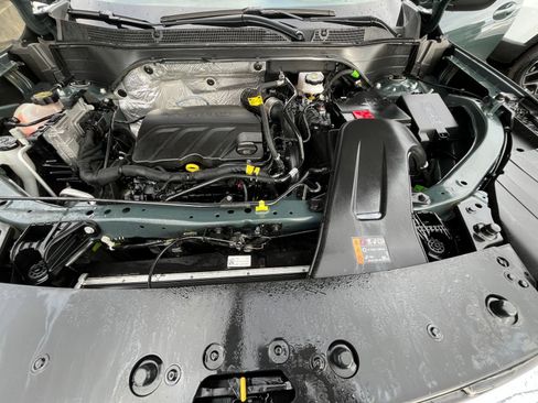 Used 2025 Chevrolet Trax LT image 33