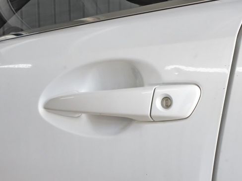 Used 2016 Lexus IS 200t image 40