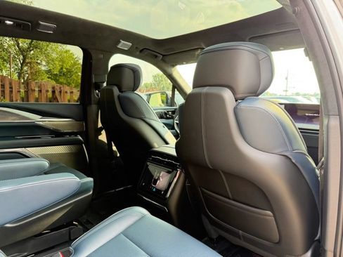 Used 2025 Cadillac Escalade IQ Sport 2 AWD/4WD image 30