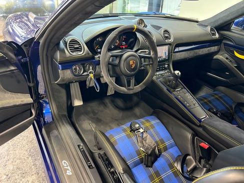 Used 2020 Porsche 718 Cayman GT4 RWD image 20