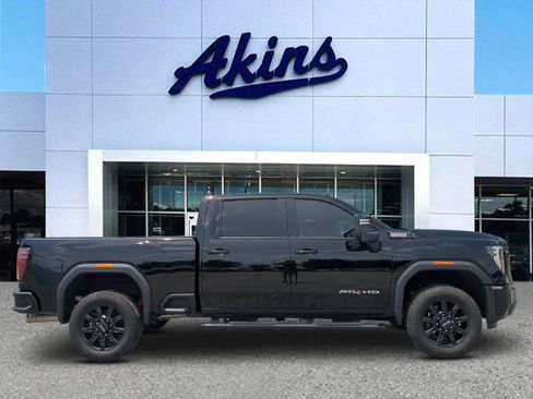 Used 2024 GMC Sierra 2500 AT4 w/ AT4 Preferred Package AWD/4WD image 1