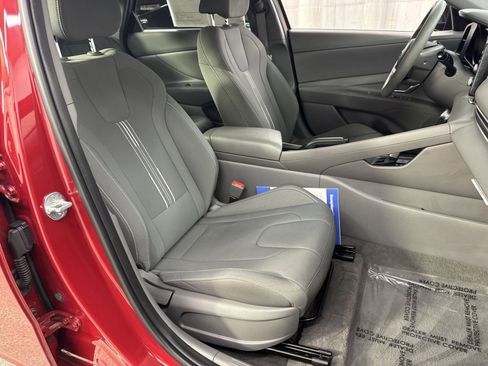 Used 2023 Hyundai Elantra SEL image 31