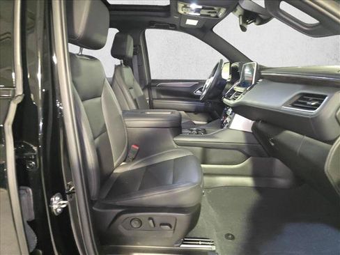 Used 2023 Chevrolet Tahoe Z71 w/ Luxury Package AWD/4WD image 10