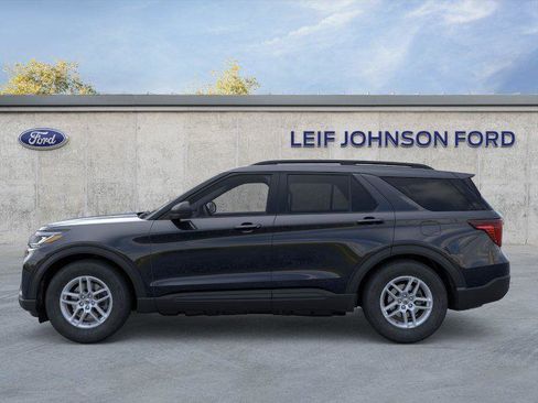 New 2026 Ford Explorer Active RWD image 3