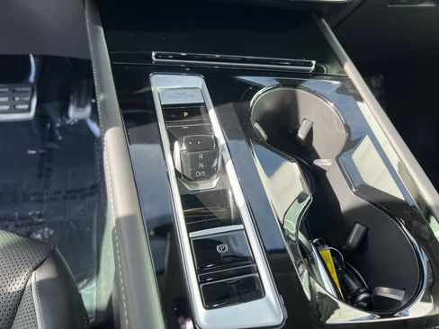 Certified 2025 Volkswagen Atlas SEL Premium R-Line image 28